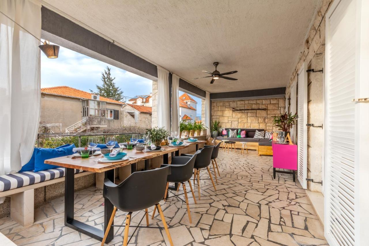 Apartment Lota With Heated Pool On Top Location Supetar Dış mekan fotoğraf
