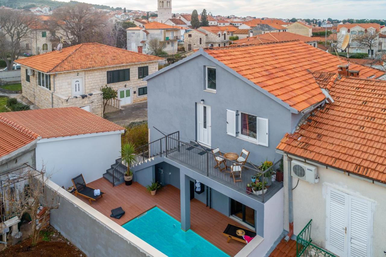 Apartment Lota With Heated Pool On Top Location Supetar Dış mekan fotoğraf