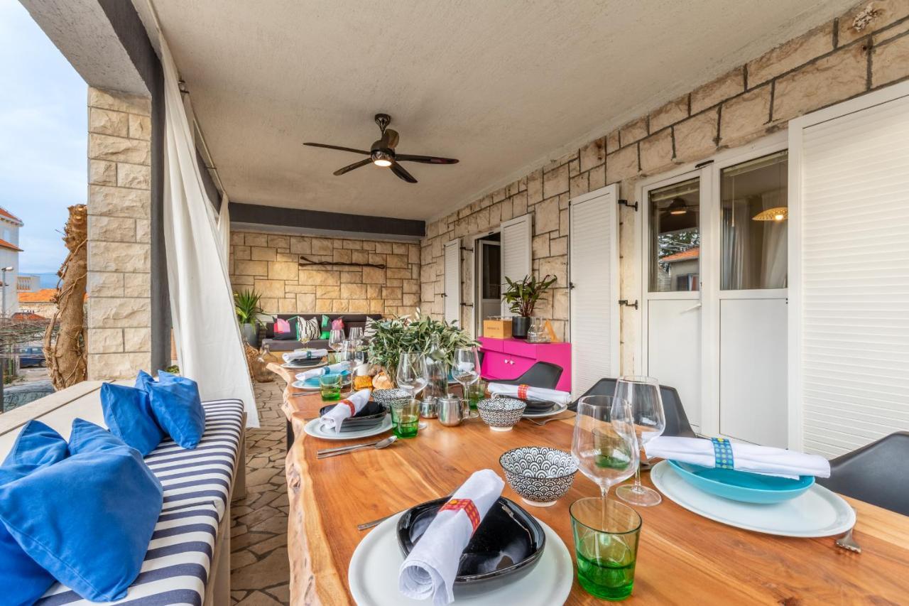 Apartment Lota With Heated Pool On Top Location Supetar Dış mekan fotoğraf