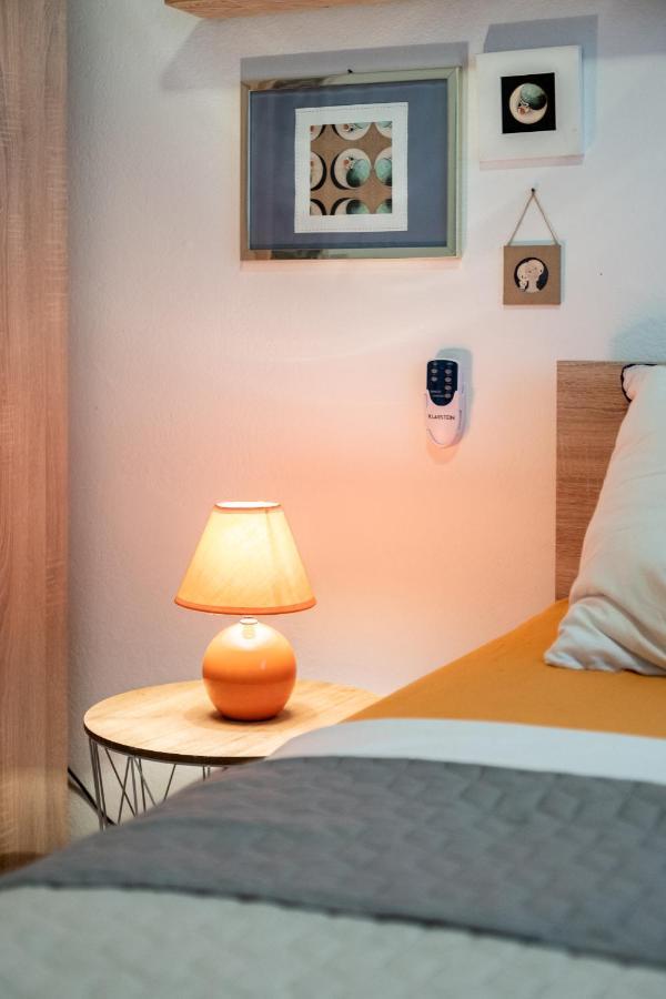 Apartment Lota With Heated Pool On Top Location Supetar Dış mekan fotoğraf