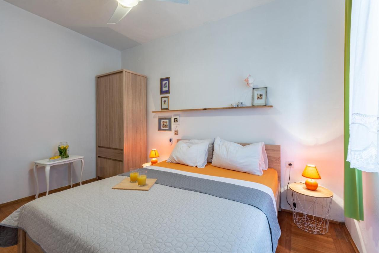 Apartment Lota With Heated Pool On Top Location Supetar Dış mekan fotoğraf