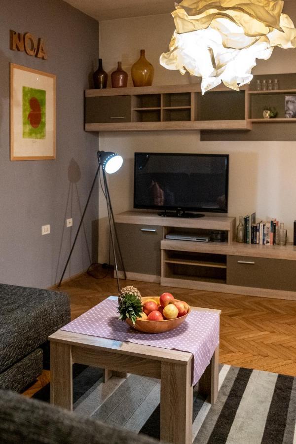 Apartment Lota With Heated Pool On Top Location Supetar Dış mekan fotoğraf