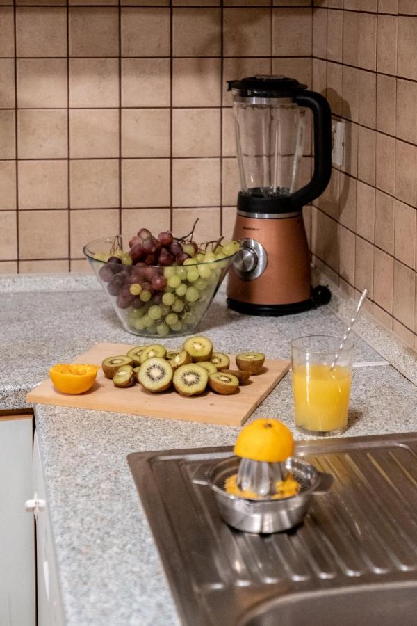 Apartment Lota With Heated Pool On Top Location Supetar Dış mekan fotoğraf