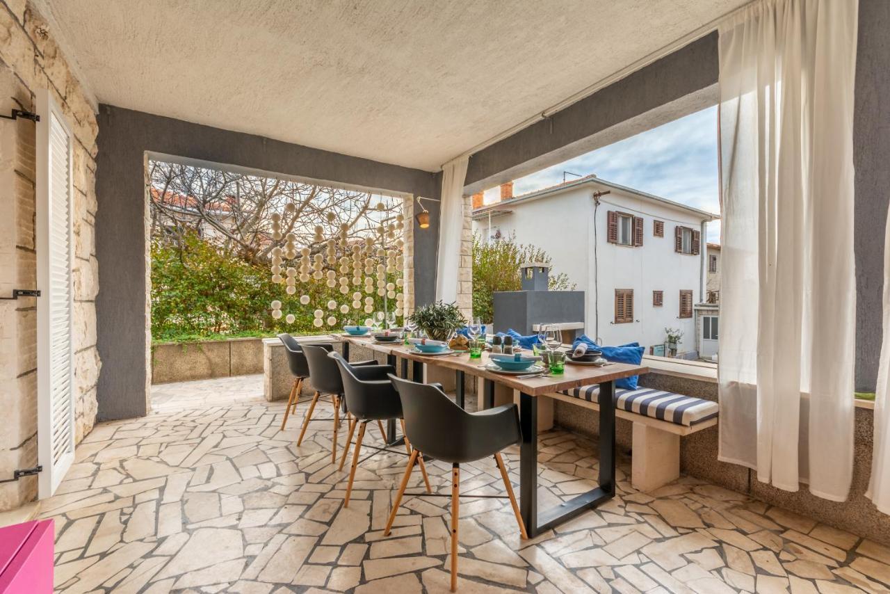 Apartment Lota With Heated Pool On Top Location Supetar Dış mekan fotoğraf